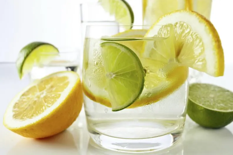 Contraindicaciones-de-beber-agua-con-limon-1.jpg