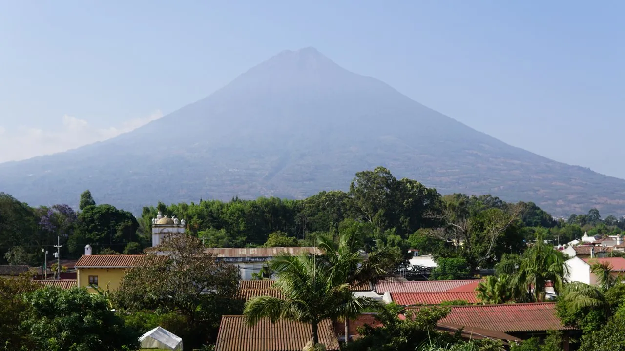 Agua Volcano photo by Alex Rourke.jpeg