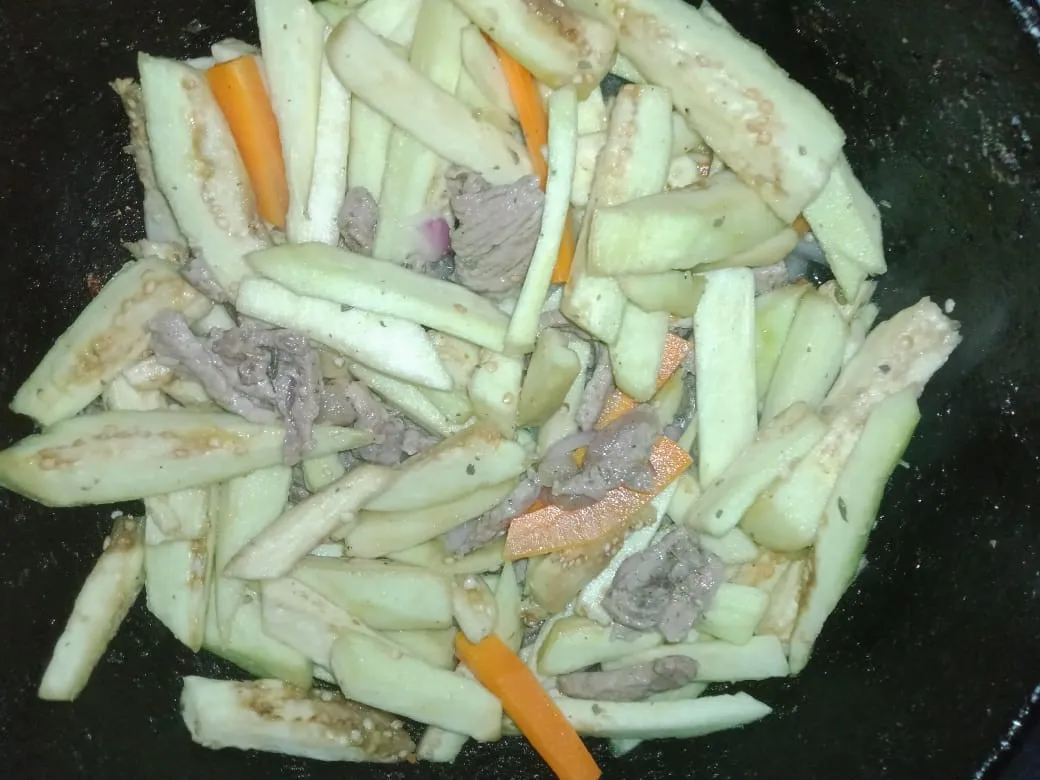 CARNE CON BERENJENA (8).jpeg