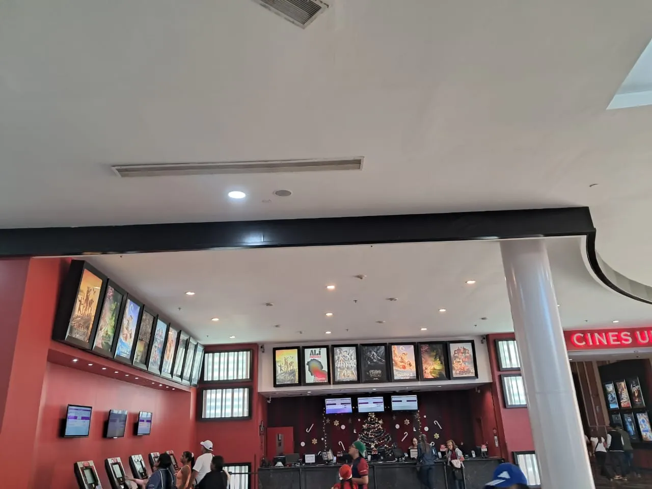 cine juegos domo} (6).jpeg