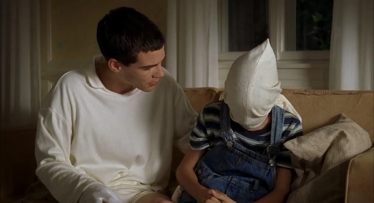 Funny.Games.1997.720p.BluRay.x264.anoXmous_.mp4_20220418_175846.527.jpg