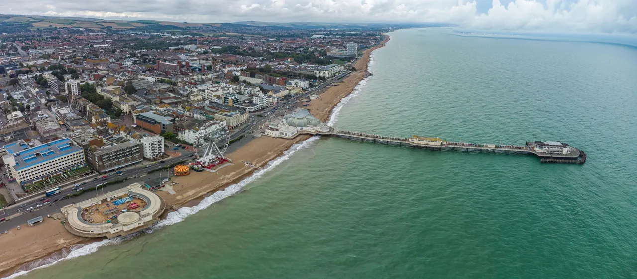 Worthing beach3.jpg