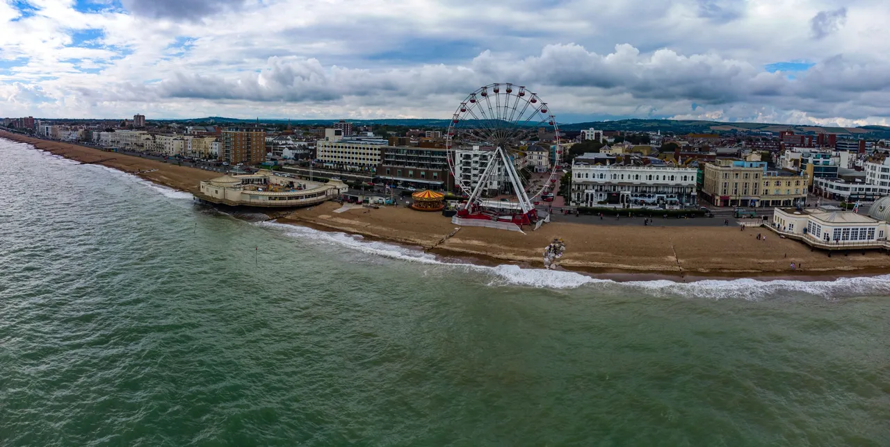 Worthing beach5.jpg