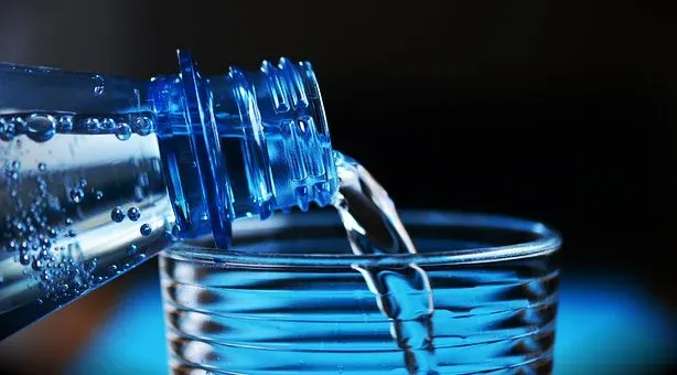 bottle-2032980__340 (1).webp