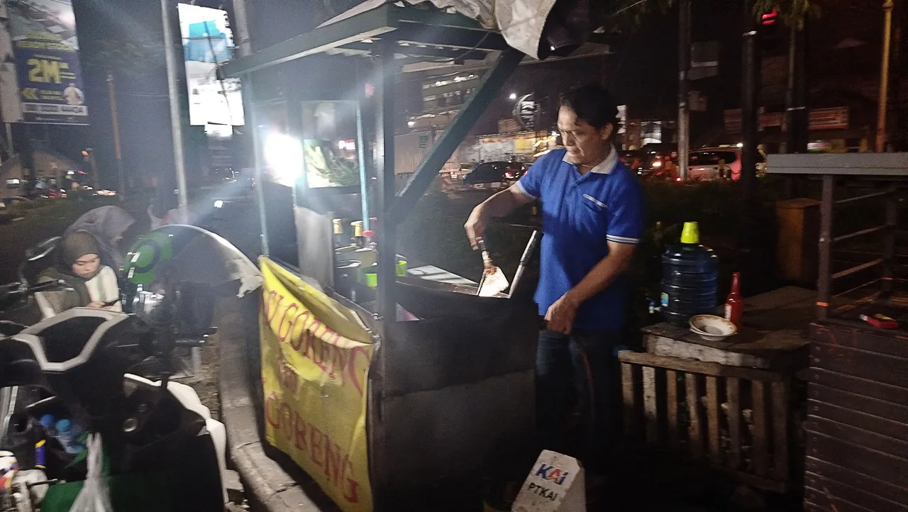 nasi goreng wajan tangan jauh2