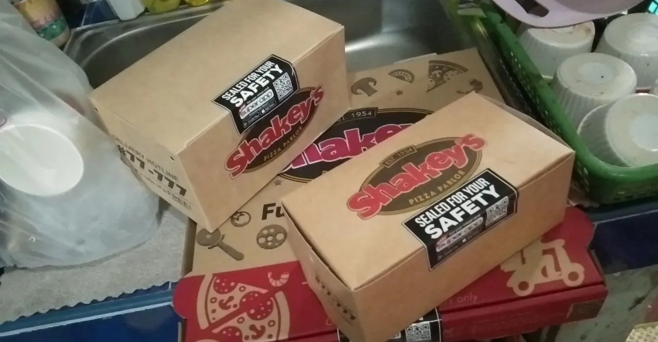 bdaypizza.jpg