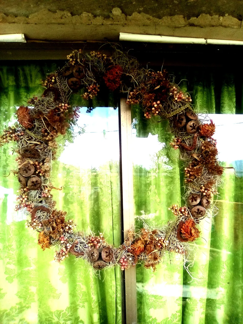 elaboracion de corona navideña, flores, mono otros 061.jpg
