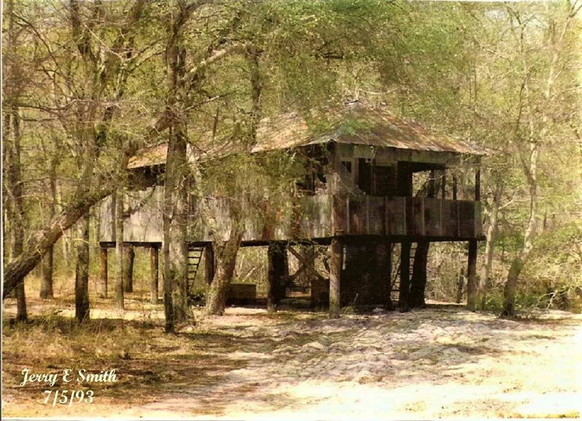 Riverhouse retouched.jpg