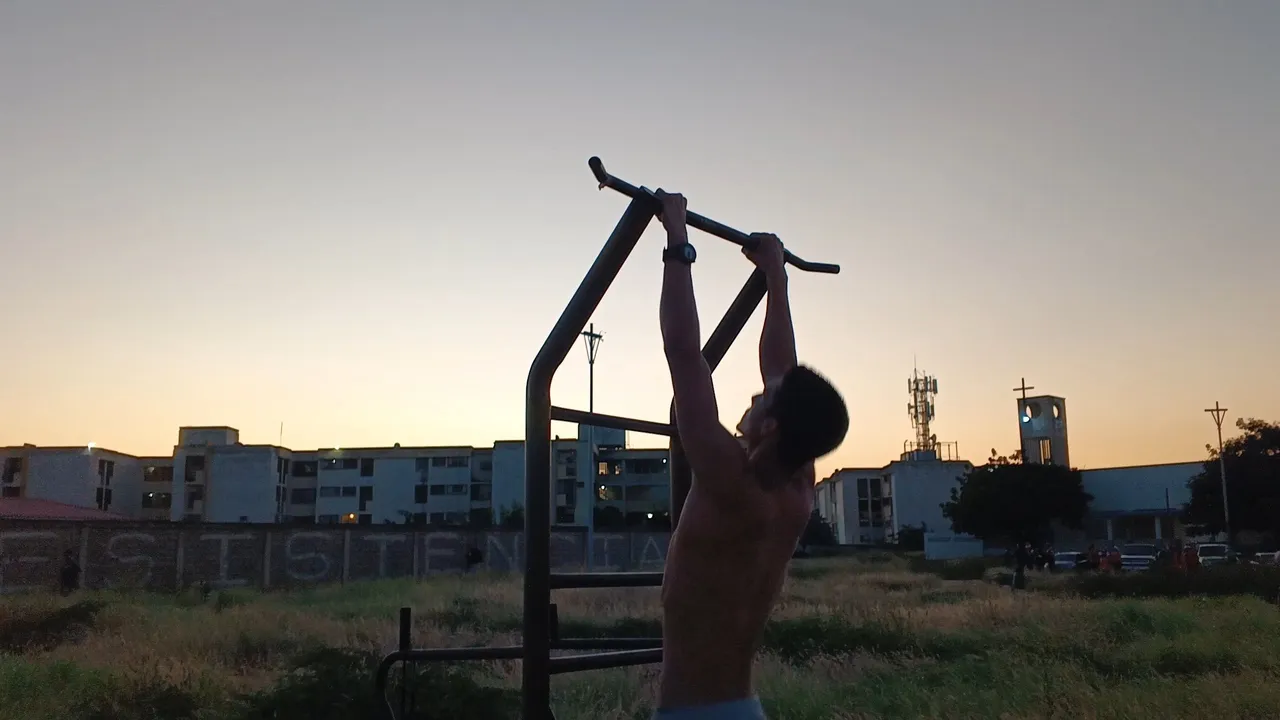 VID_20231206_183343_exported_10579.jpg