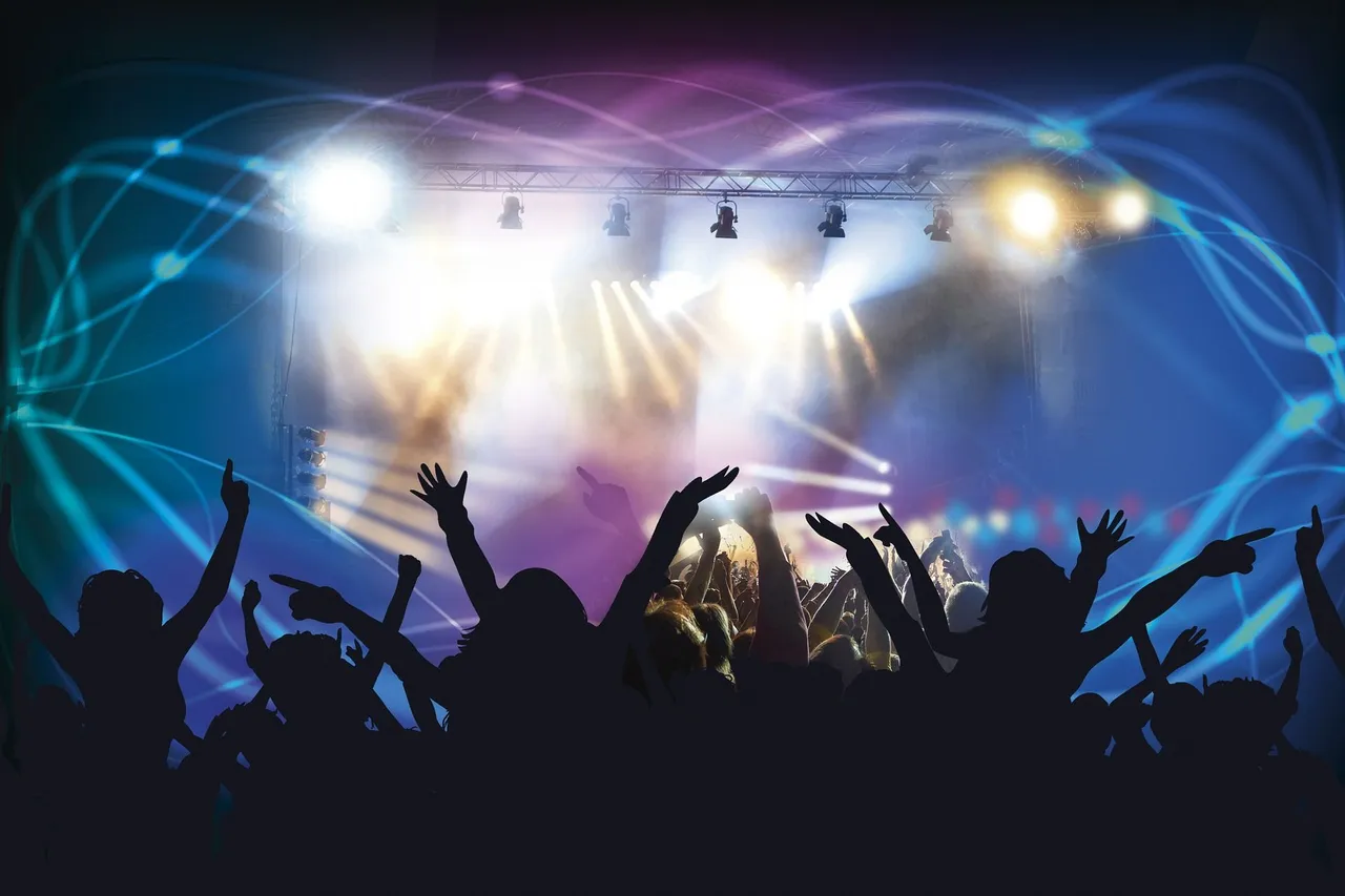 live-concert-gf26ee59fb_1920.jpg
