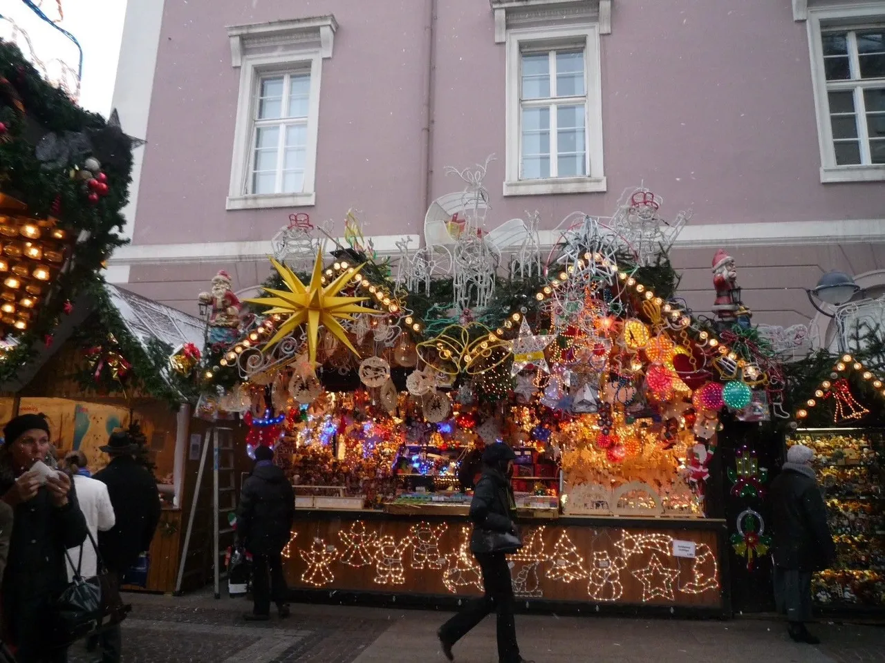 LINE_ALBUM_Weihnachtsmarkt_231215_13.jpg