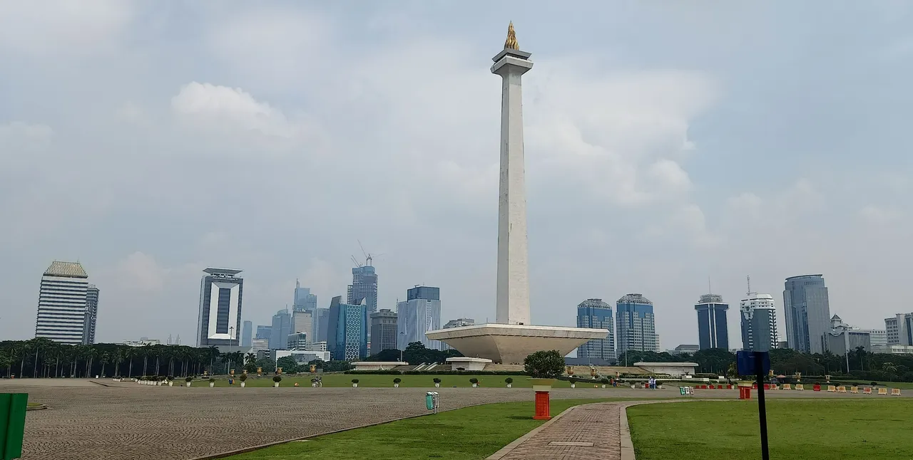 monas in general.jpg