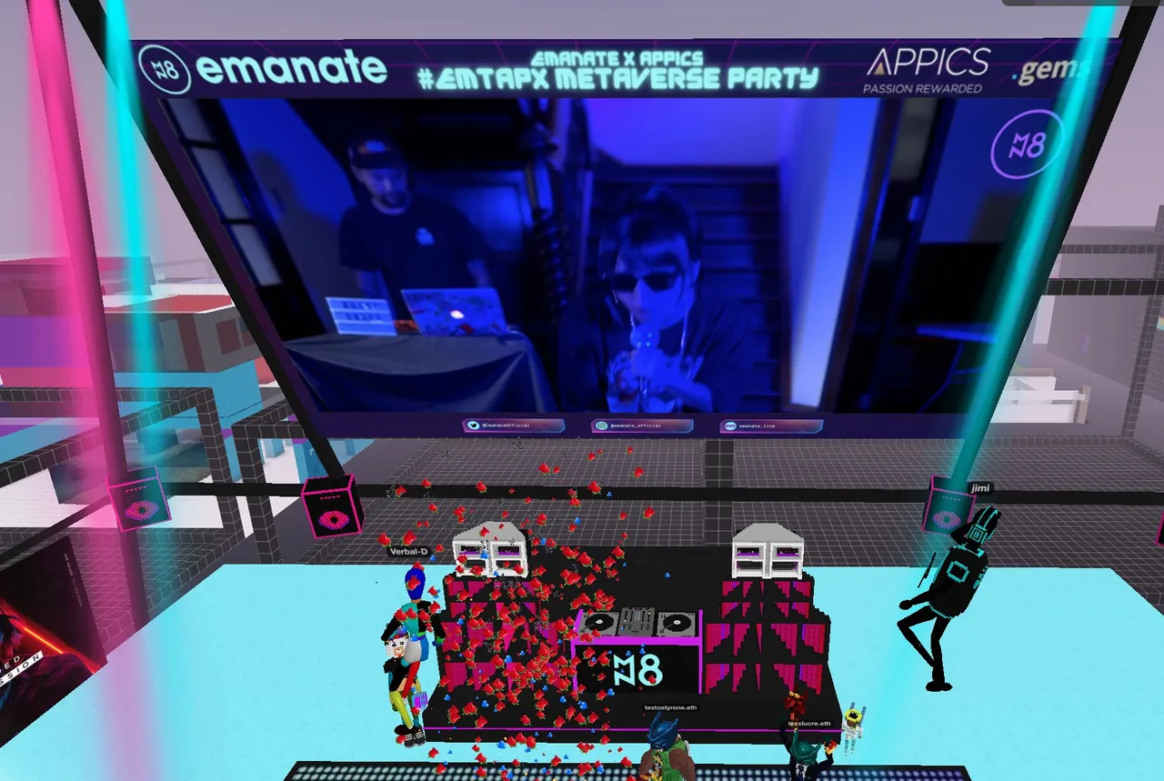 Mayki Graff metaverse show in Voxels 02.jpeg