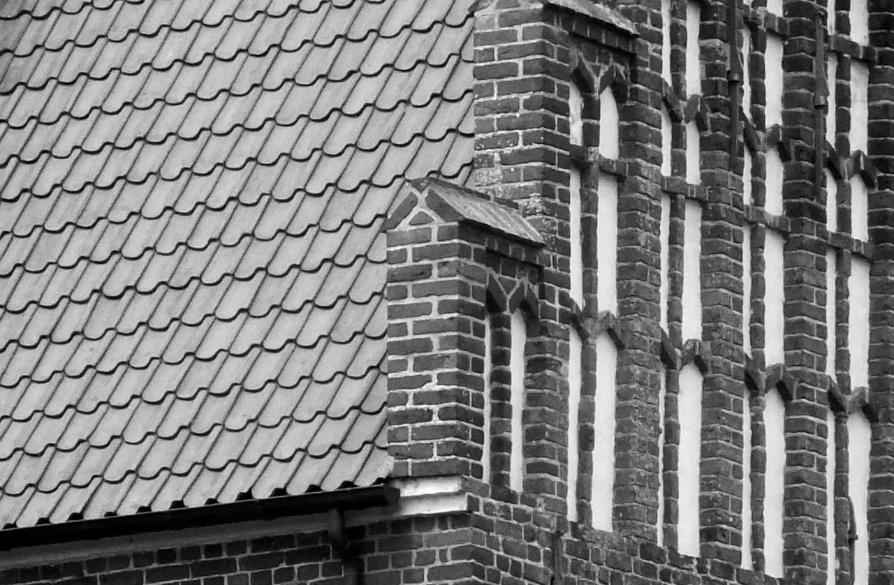 RD0178-BW-ChurchRoof.jpg