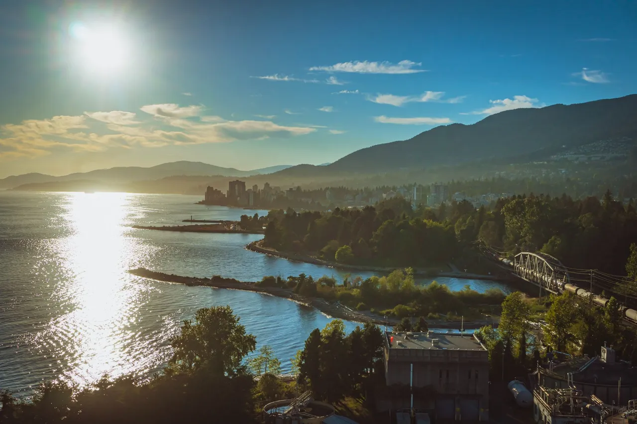 west looking along shoreline westvan with sun.jpg