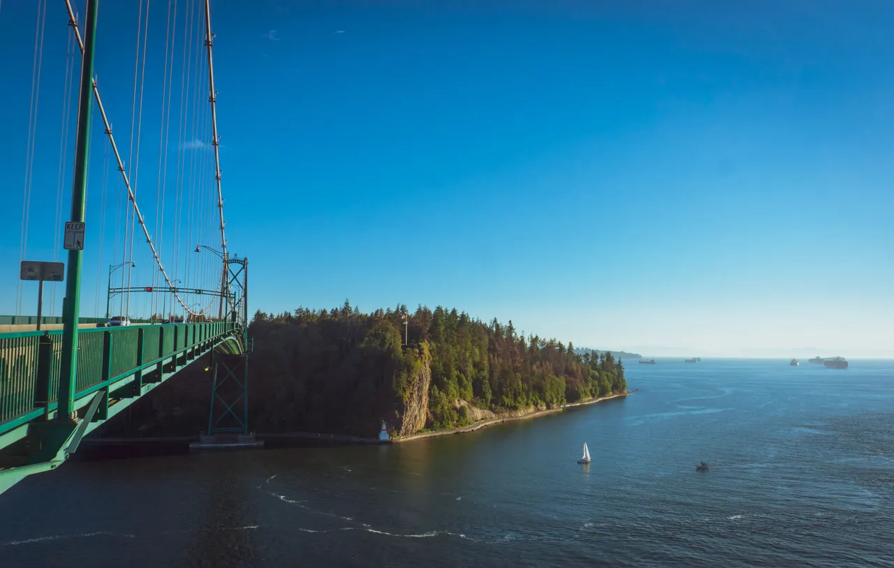 west towards seawall with bridge.jpg