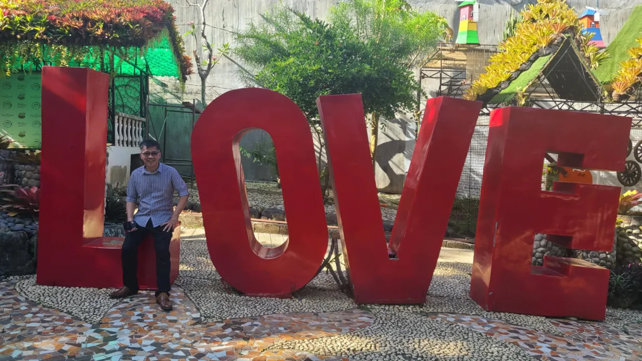 Love2.jpg