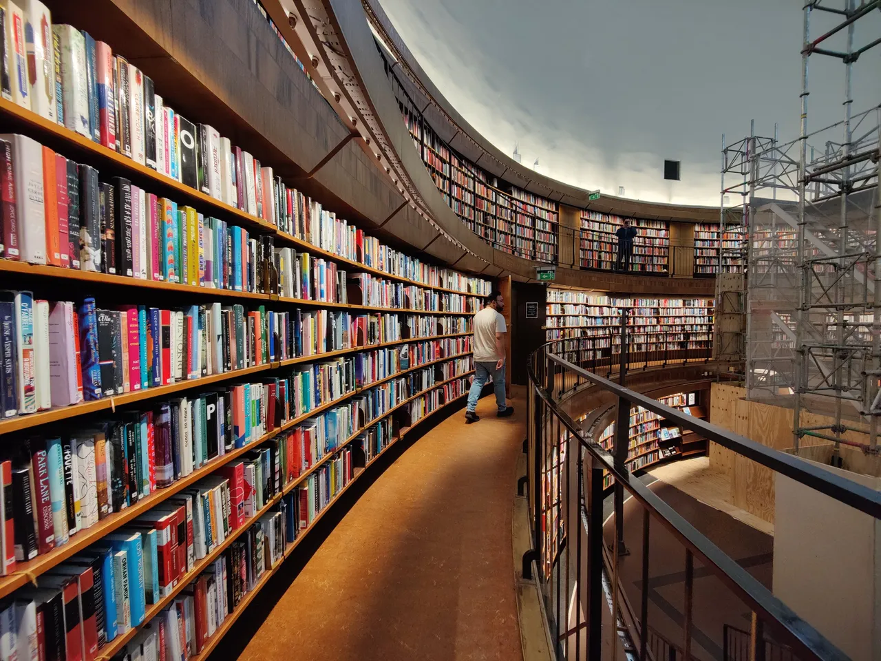 Shahzad Ansari at Stockholm Stadsbibliotek