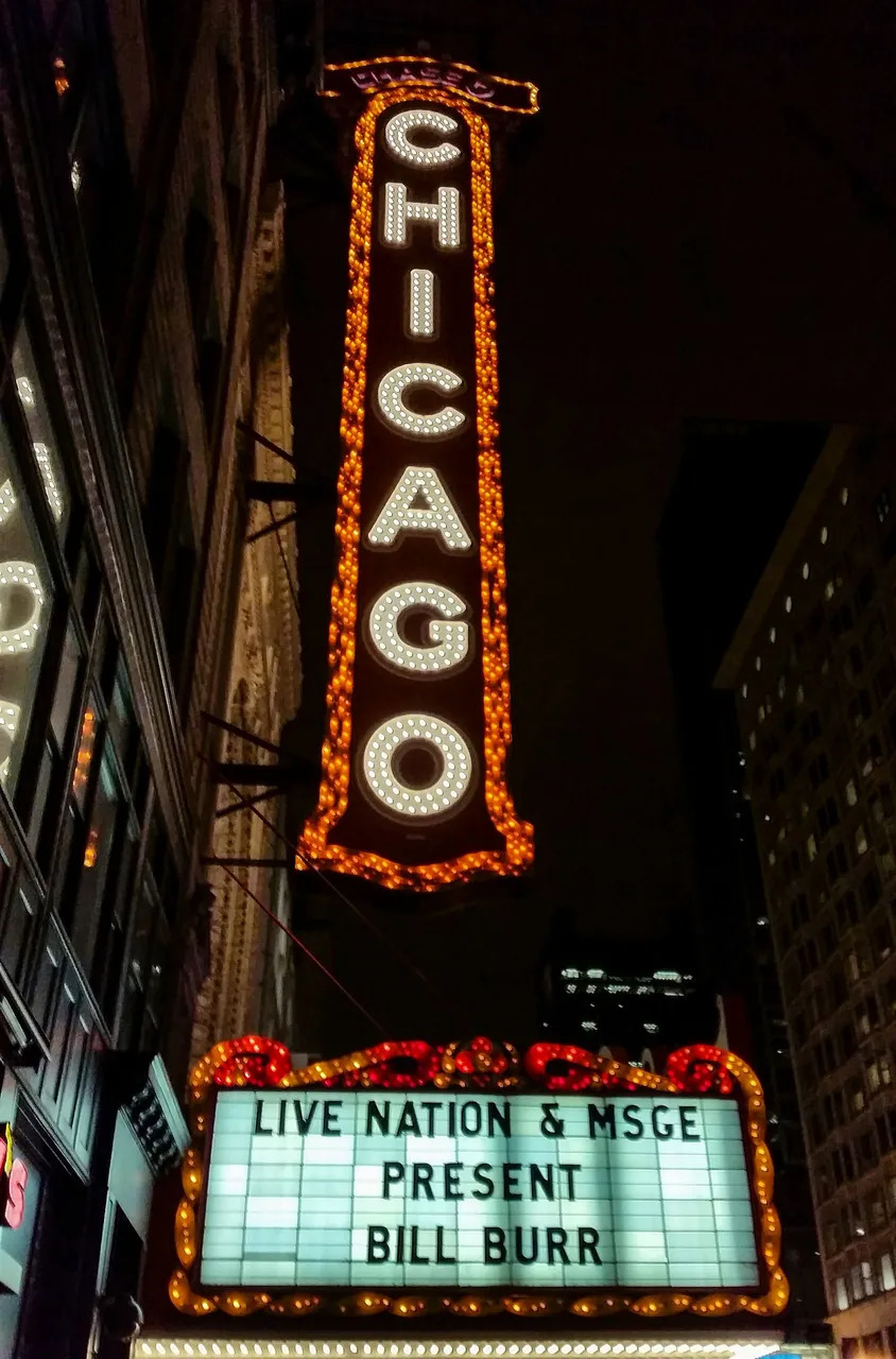ChicagoTheater.jpg