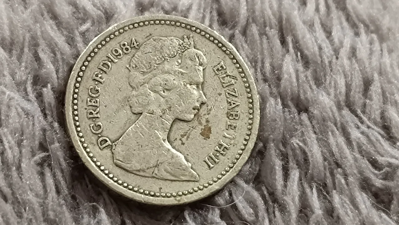 Pound 1984 Elizabeth.jpg