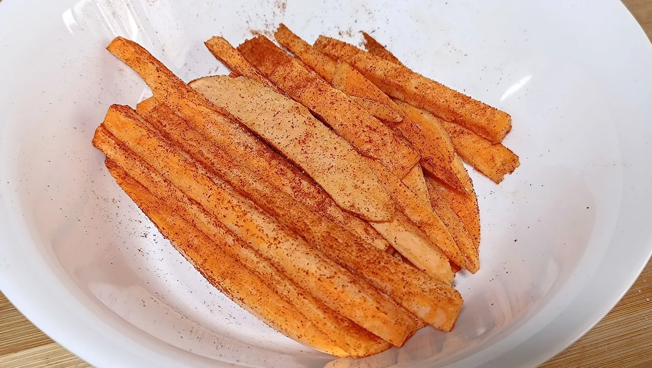 Sweet potato fries from the air fryer (2).jpg