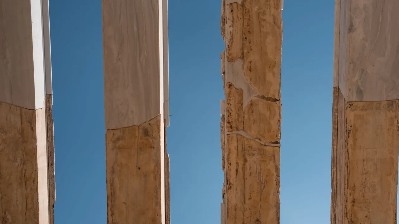 AR501910.jpg