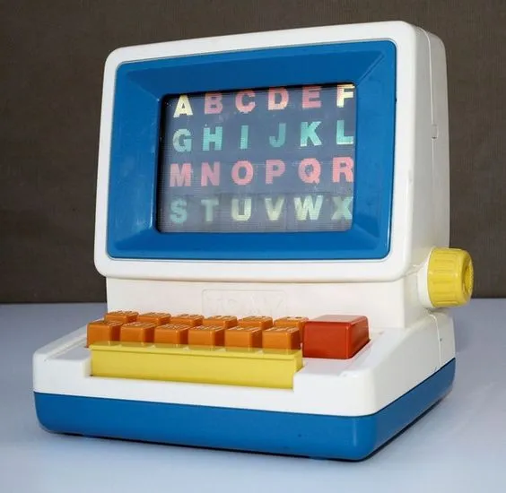 Toy Computer 76a8e74a835d0f2f2bc268e53bf47aa2.jpg