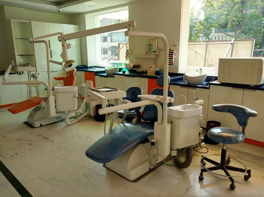 Dental Care n Cure Clinic Delhi (7).jpeg