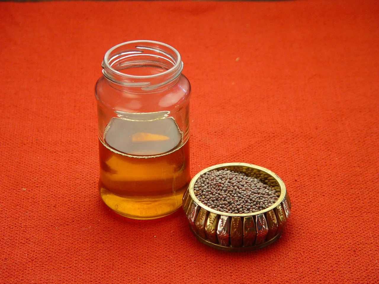 Mustard_Oil_&_Seeds_-_Kolkata_2003-10-31_00537.JPG