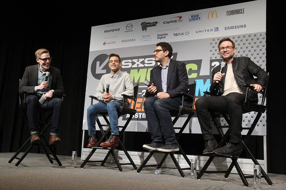 1200px-SXSW_2016_-_Mr._Robot_panel_(25647949582).jpg