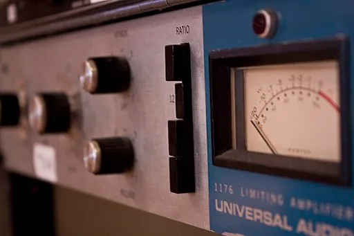 UA LA1176 Rev.A (Universal Audio Limiting Amplifier) angled - 1093 Studios, Athens, Georgia (2010-06-21 03.14.39 by John Tuggle)