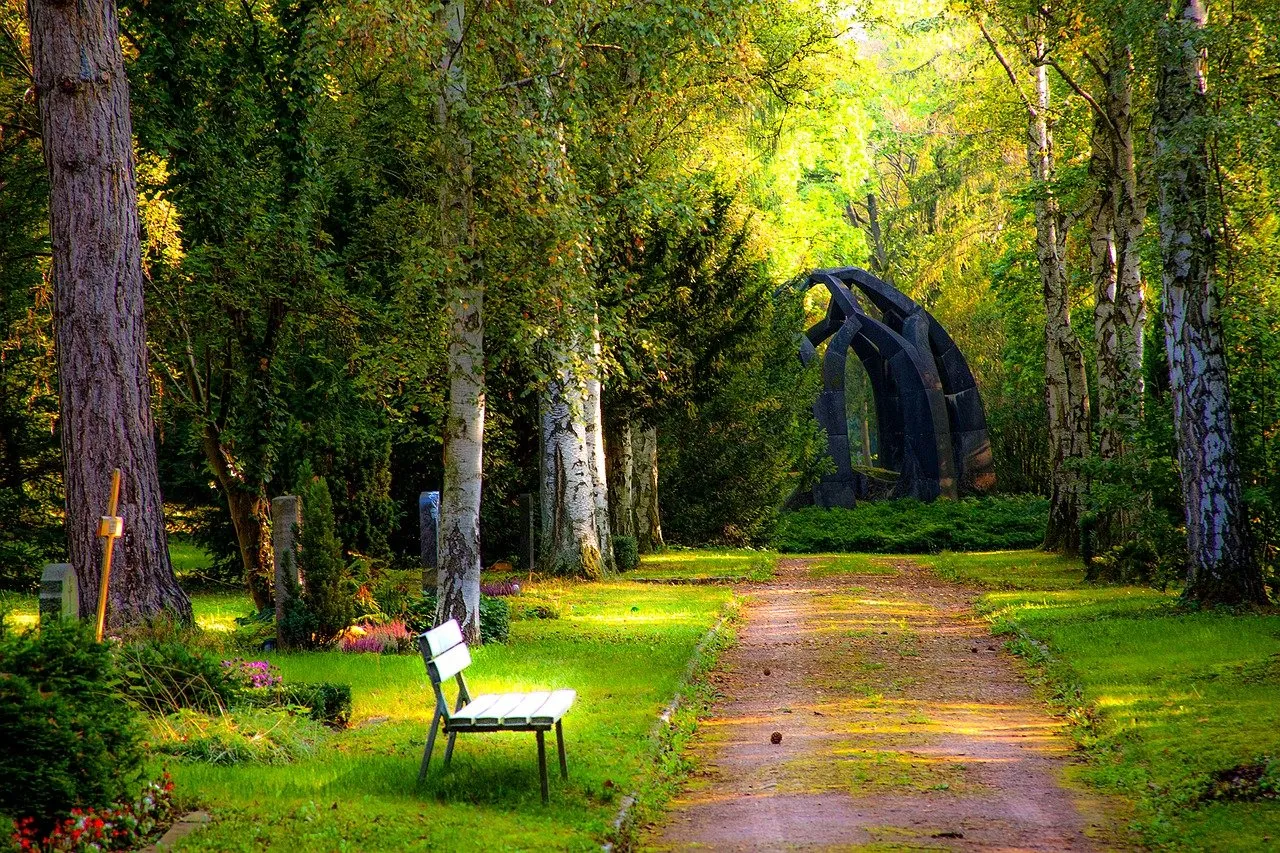 cemetery1697469_1280.jpg