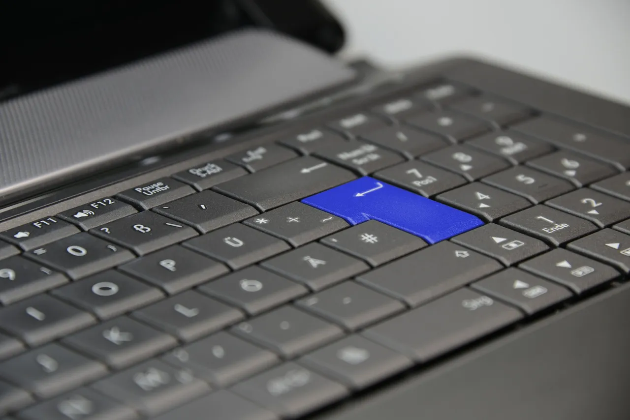 keyboard453795_1920.jpg