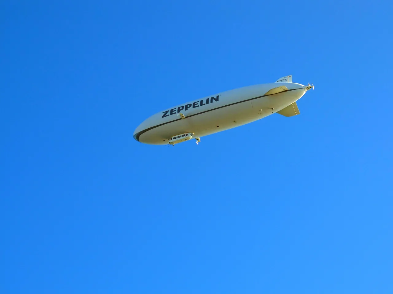 zeppelin.jpg