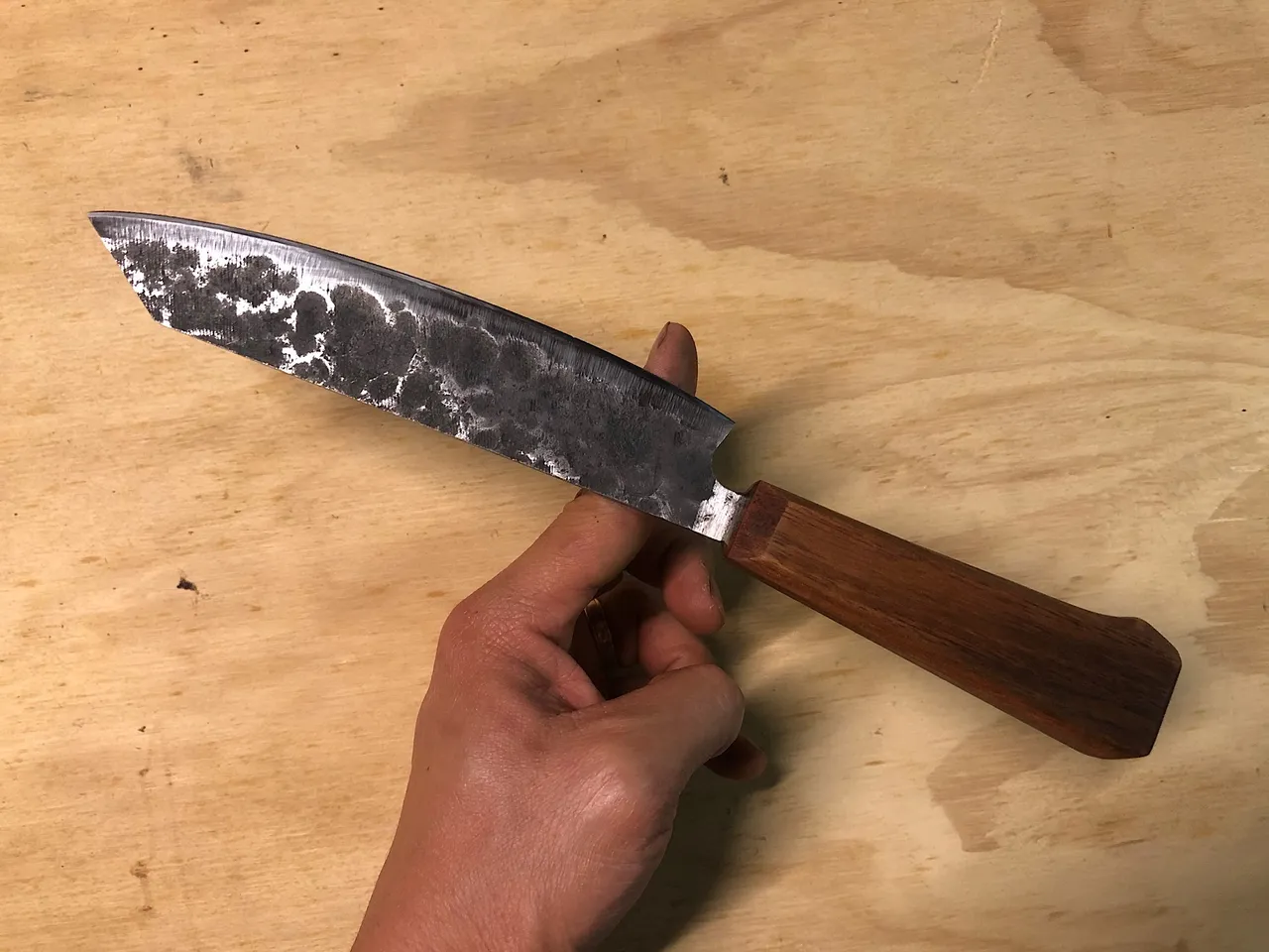 Chef's knife balance point