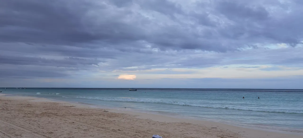 Even when the weather turned a little, and the clouds overcast the beach, it’s still beautiful.