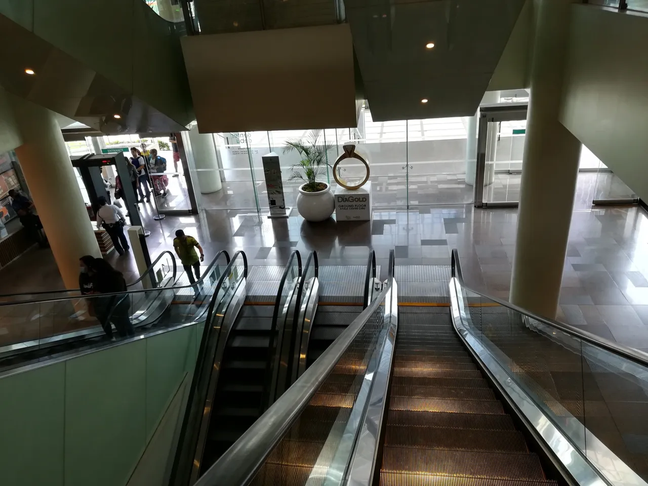 ayala mall entrance