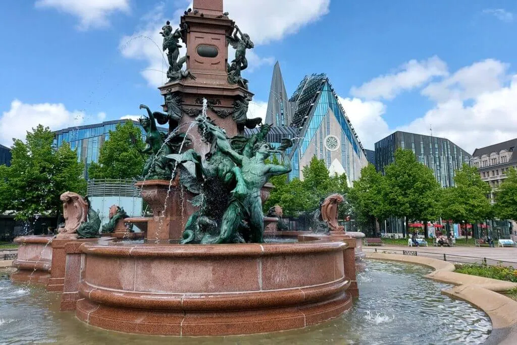 Augustusplatz and Mendebrunnen