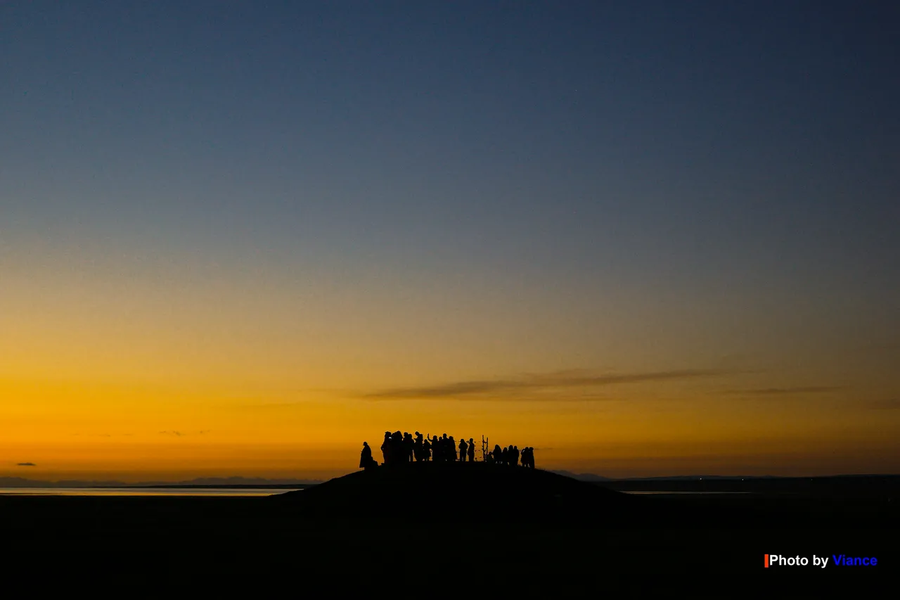 아침을 기다리는 사람들.jpg