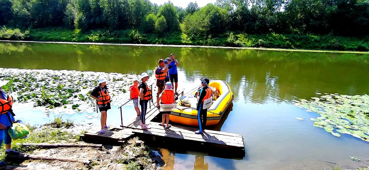 The first raft is ready