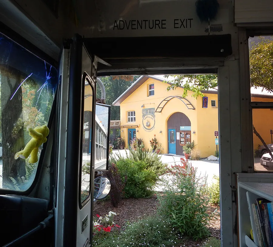 900adventure-exit-strawhouse-organic-coffee-skoolielove.jpg