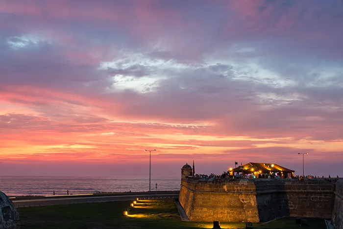 cartagena_city_walls_stunning_caribbean_sunset_reduced1.jpg