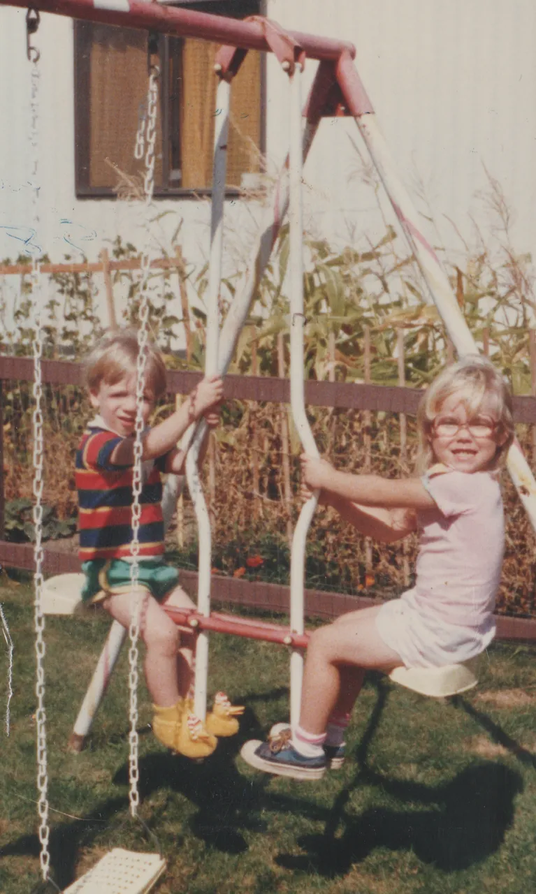1984-07 Katie Ricky SwIng Set at FG House.png