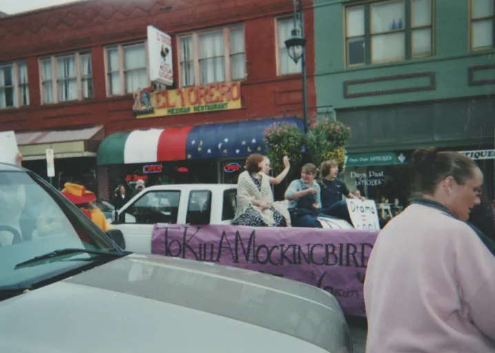 2004 maybe - FGHS parade in FG - Part A-11.png