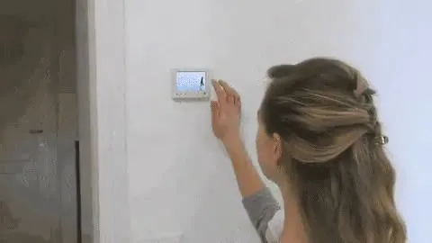 998cc83f07a6390b932c15c1d9e524b8_original.mp4