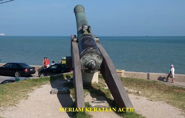 Peniggalan Kerajaan Aceh - Meriam Kerajaan Aceh.jpg