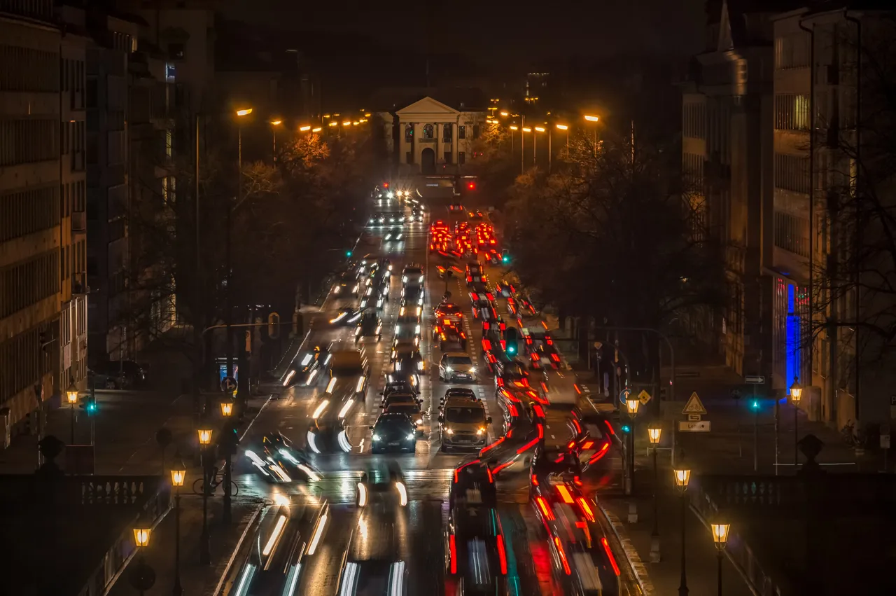 180216 Prinzregentenstrasse_München_Nacht_Lichter--3.jpg