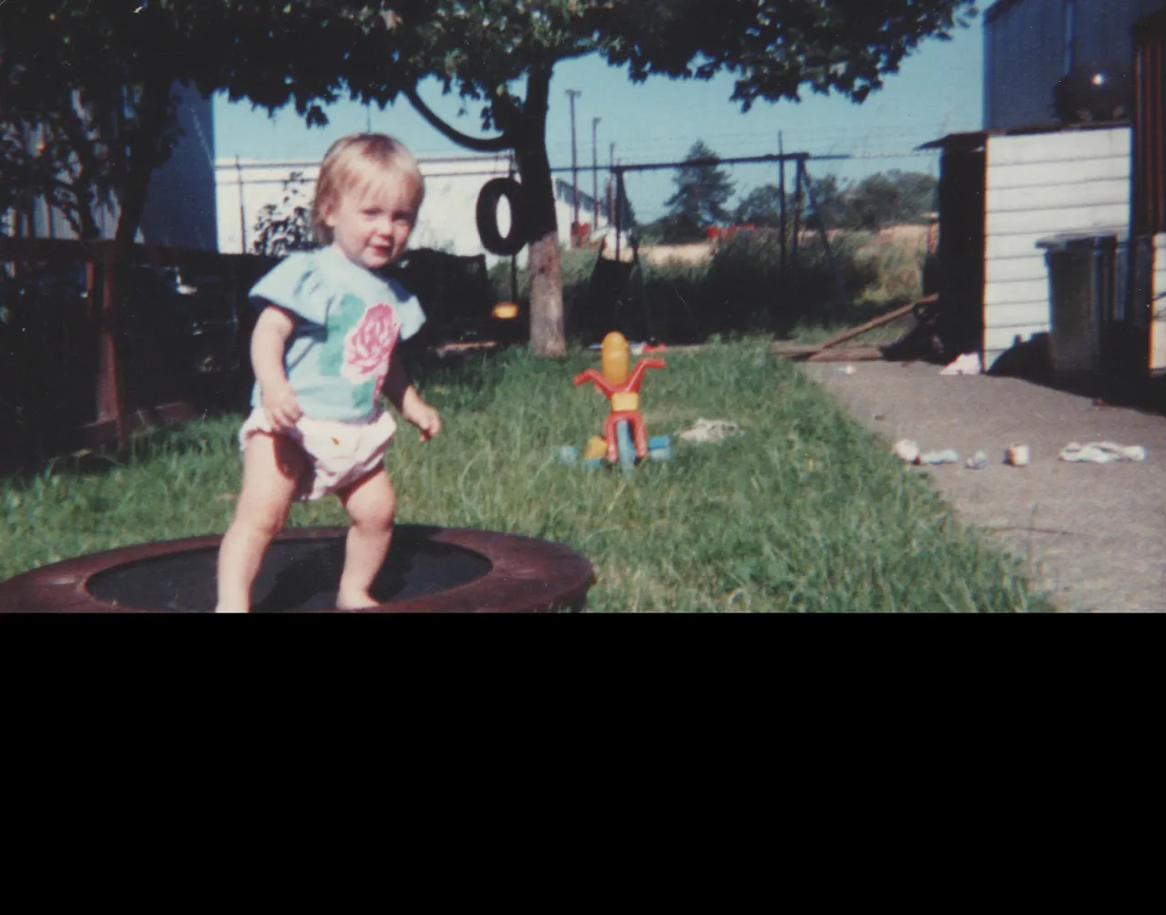 1991-06-06 - Crystal at space 164, Judy, with Katie, Joey, Sarah, 163 front yard pics, slide, other people, things-03.png