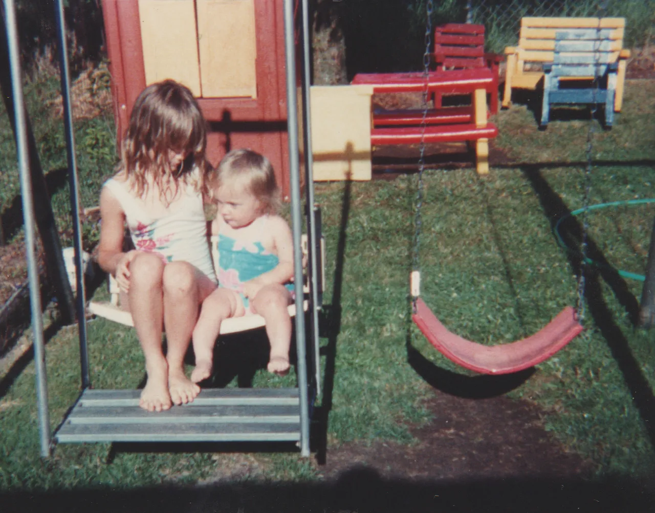 1991-06-06 - Crystal at space 164, Judy, with Katie, Joey, Sarah, 163 front yard pics, slide, other people, things-09.png