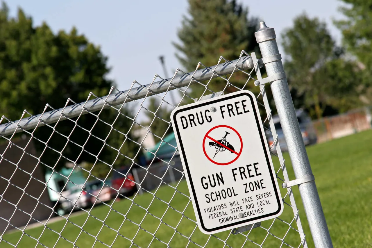 gunfree zone.jpg